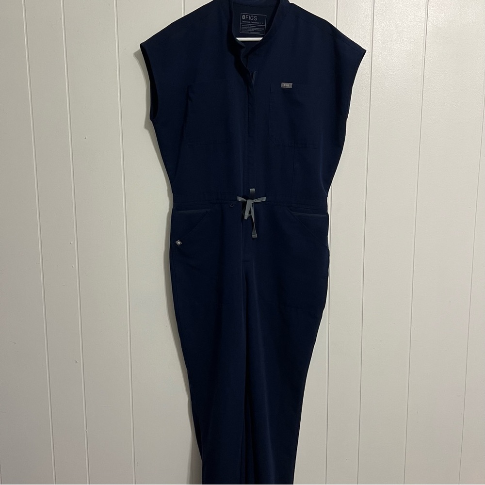 Figs Rafaela Cargo Scrub Jumpsuit Size Large - Picture 2 of 6